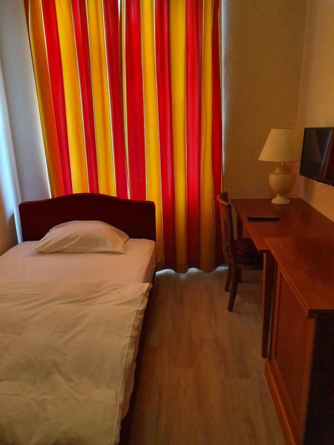 Hotel-Events Adlerpalast Rüsselsheim Kültér fotó