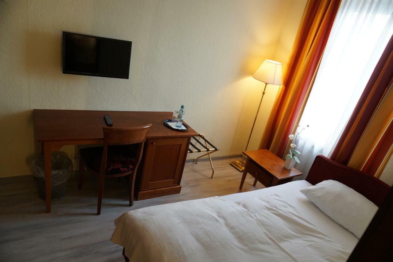 Hotel-Events Adlerpalast Rüsselsheim Kültér fotó